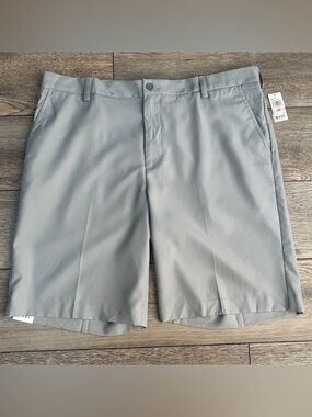 NWT Izod Mainfloor Golf Shorts Silver Nickel Gray Wicking No Iron Sz 40